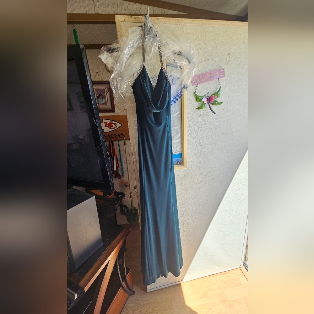 Elegant green dress